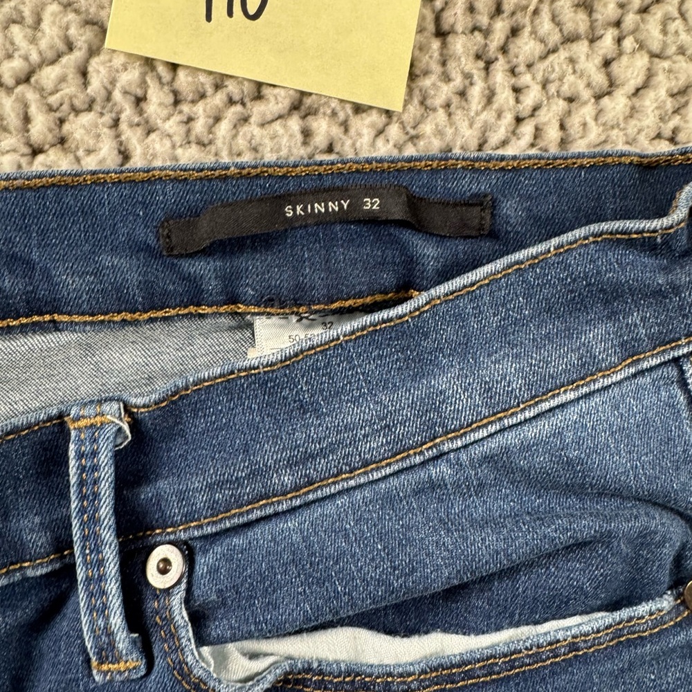Banana Republic Blue Distressed Skinny Jeans size 32 - Picture 4 of 6